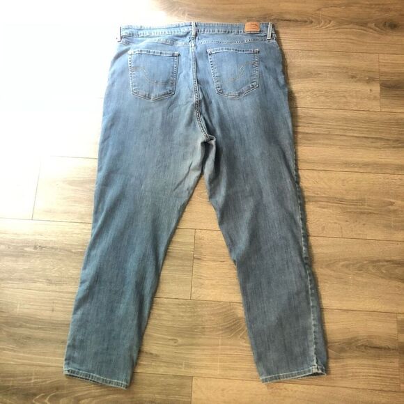 levi strauss mid rise slim w38 l30 medium wash straight leg plus size - Picture 2 of 10